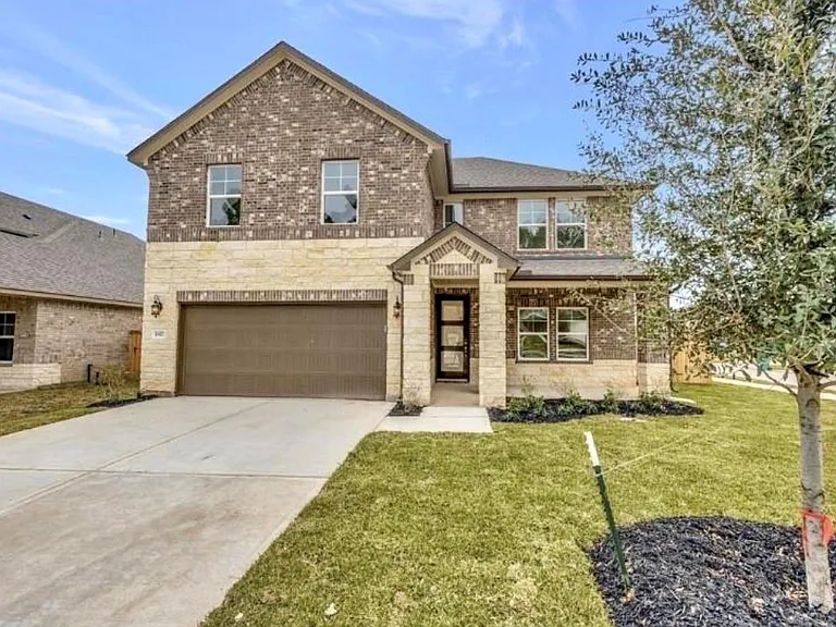 1927 Darlington Oak Dr — Photo 1