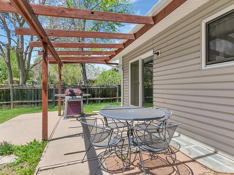 1410 Allison Dr — Photo 27