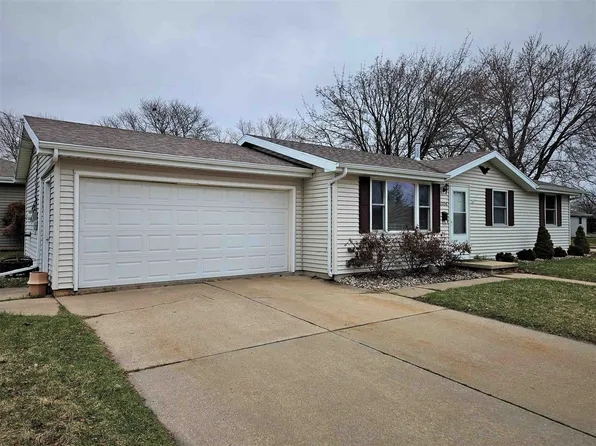 1706 Winchester Ave, Oshkosh, WI 54901