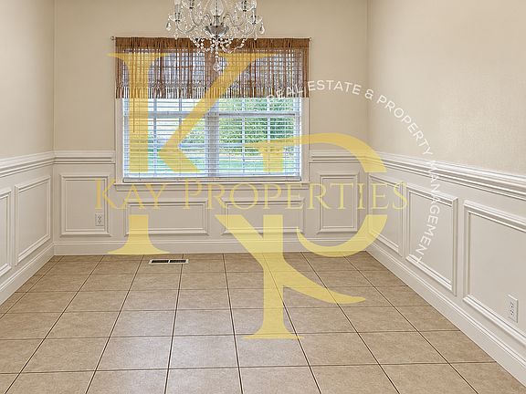 5th image of 136 Creek Commons Ave
