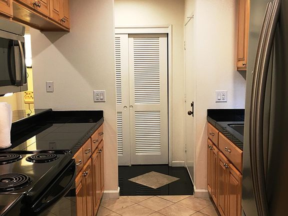 3rd image of 4250 El Camino Real APT B114