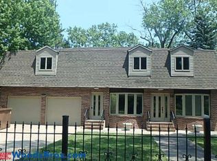 16 Kuester Lk, Grand Island, NE 68801