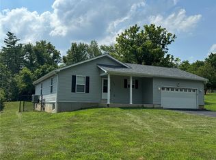 1001 Eastridge Dr, Pacific, MO 63069