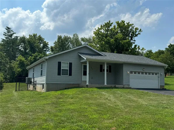 1001 Eastridge Dr, Pacific, MO 63069