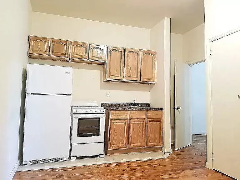 354 Ocean Ave #1A — Photo 1