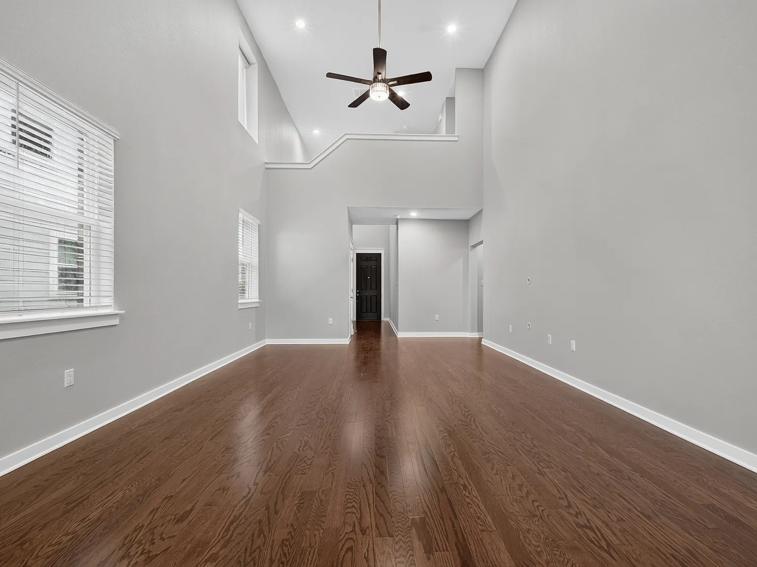 3 bed, 2096 sqft, $2,450 — Photo 4
