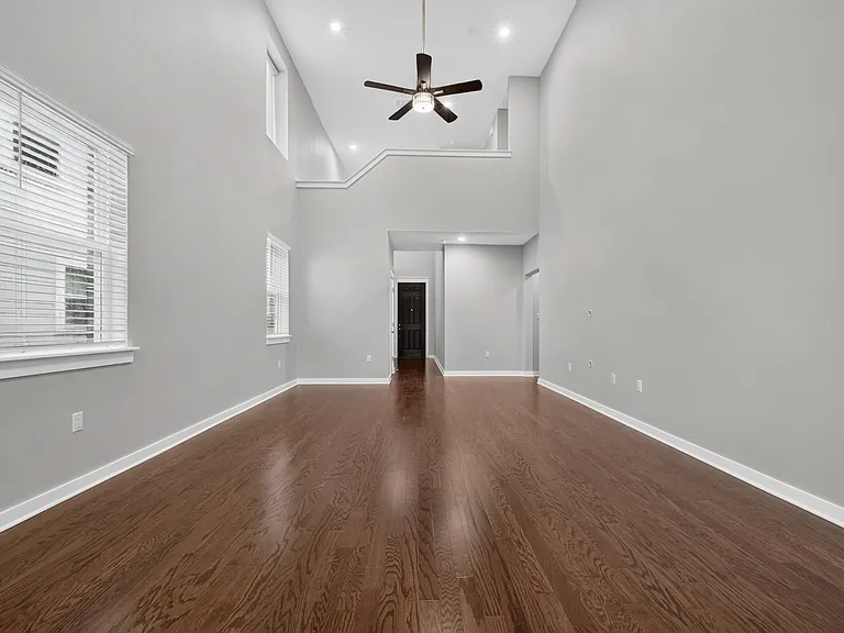 6904 Pleasanton Pkwy — Photo 4