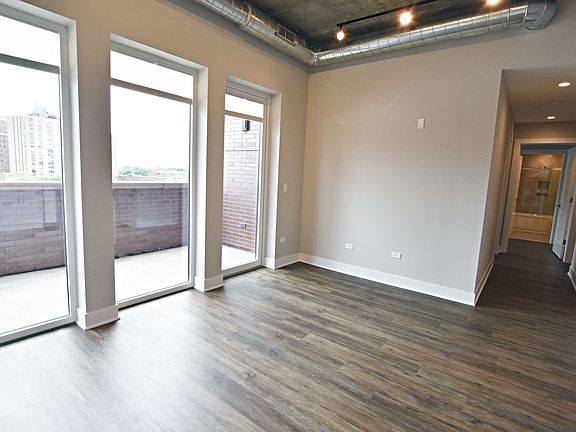 3rd image of 3817-45 N Broadway St #3833-718