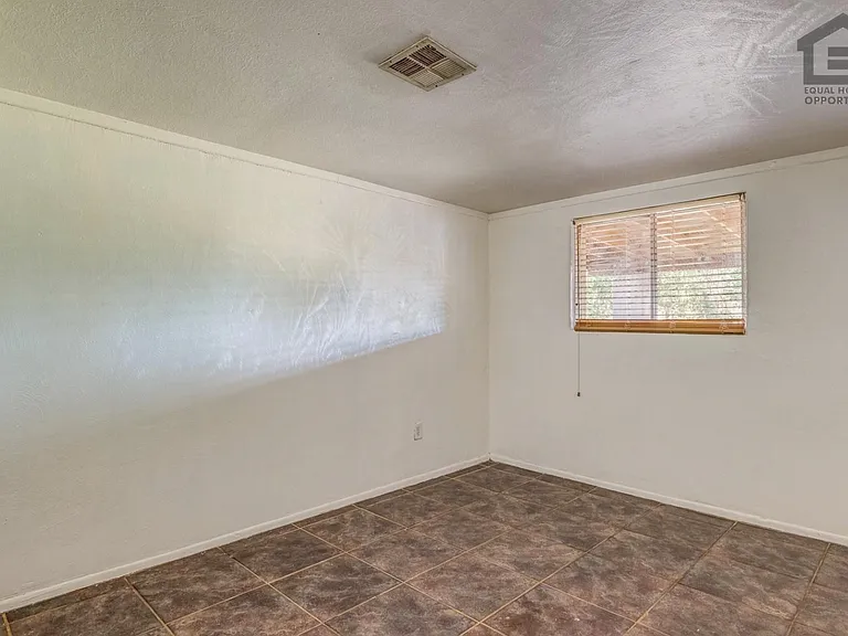 6321 W Whitton Ave — Photo 11