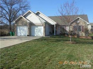 2027 Green Oak St, Pacific, MO 63069