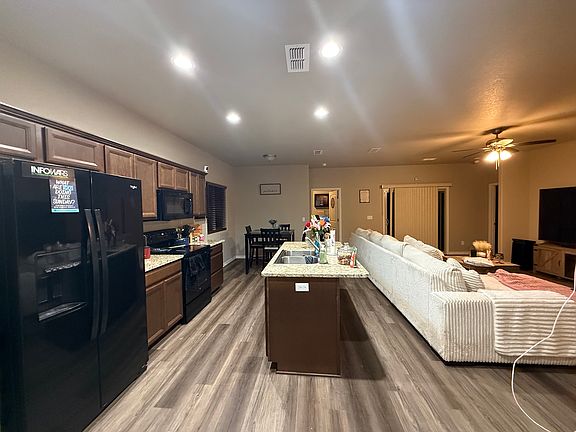 3rd image of 5203 N Valle Verde