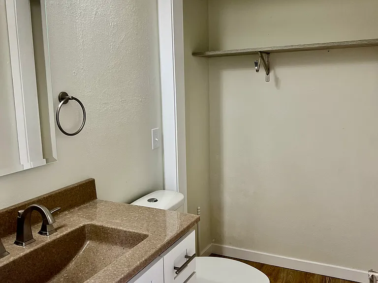 1932 Carolina Ln — Photo 10