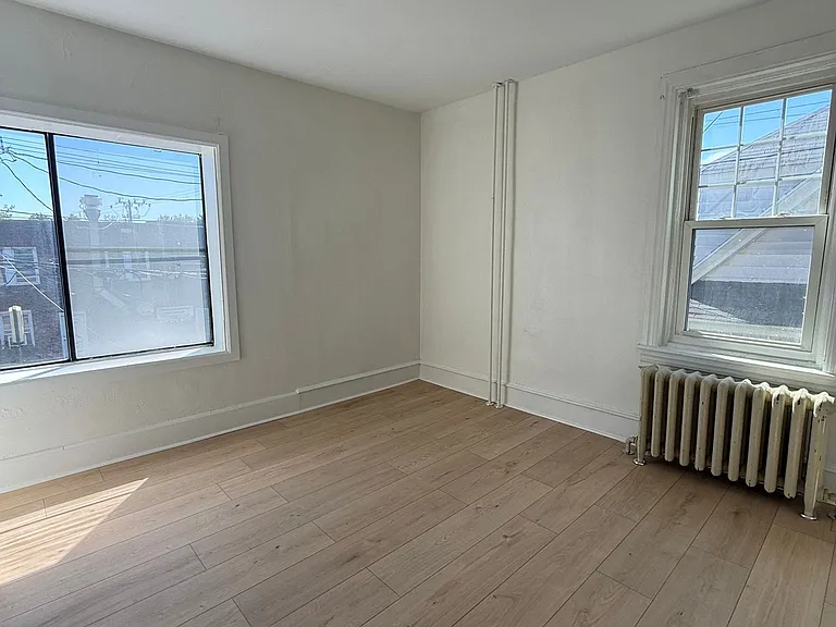 2607 Edgmont Ave — Photo 4