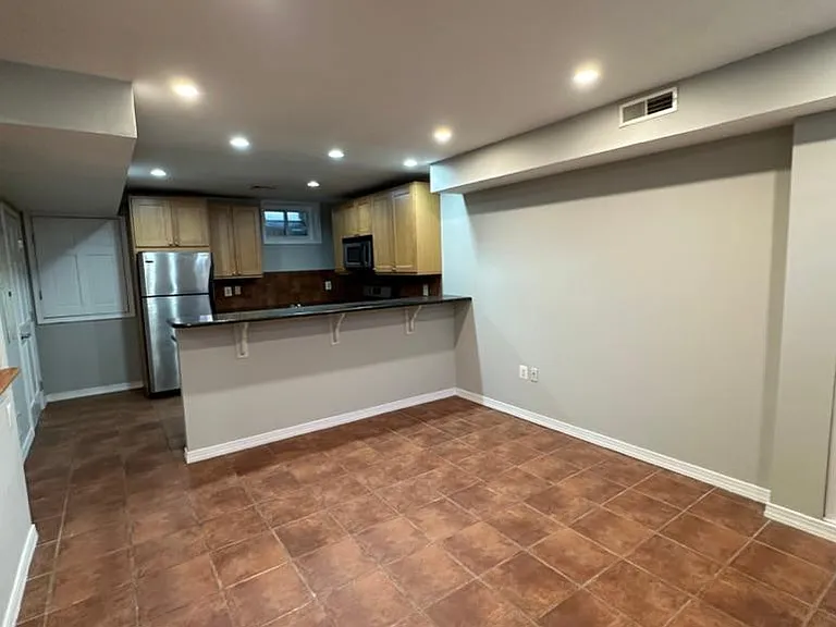 2022 Fairmount Ave #1F — Photo 17
