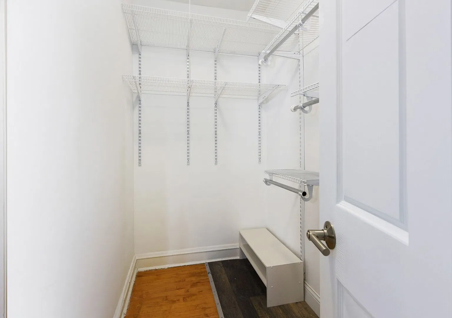 5516 N Kenmore — Photo 3