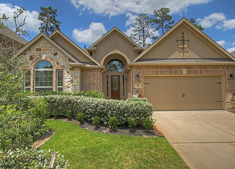 1st image of 14 Garden Path Pl