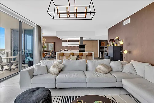 17111 Biscayne Blvd #Penthouse 1709 Photo 1 17111 Biscayne Blvd #Penthouse 1709 Photo 1
