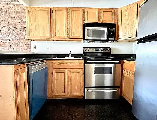 Rented by Metropolitan Property Group | media 23