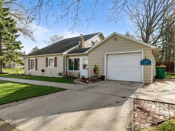 556 Drury Pl, Fond Du Lac, WI 54935