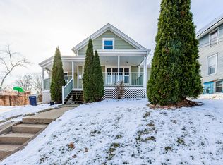 643 Wing St, Elgin, IL 60123