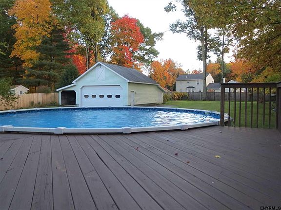4th image of 5 Deerfield Pl