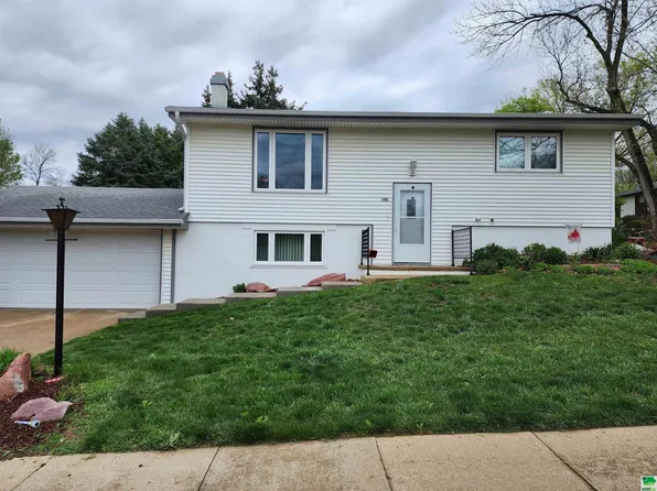 1905 31st St, Sioux City, IA 51104