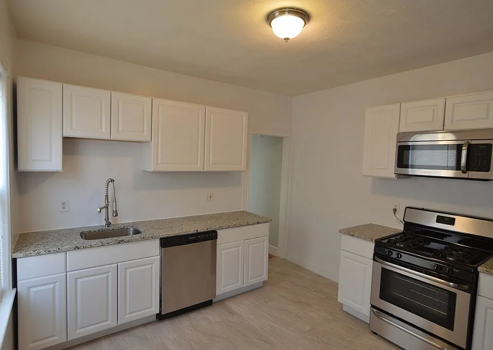 28 Taft St #2