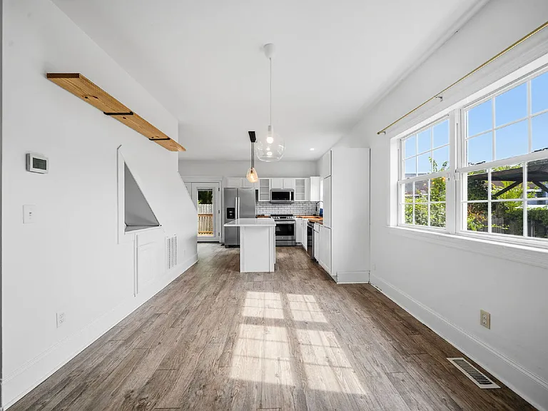 1109 Orange St — Photo 12