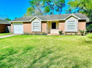16915 Forest Bend Ave, Friendswood, TX 77546