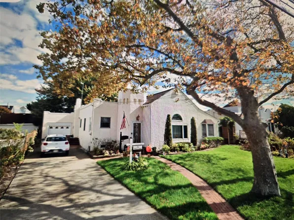 12 Bay Front Drive, Baldwin, NY 11510