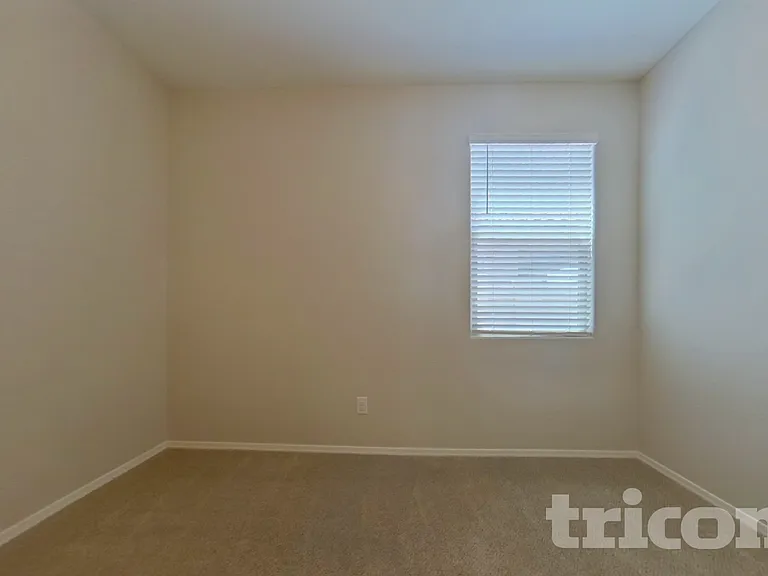 30900 W Picadilly Rd — Photo 9