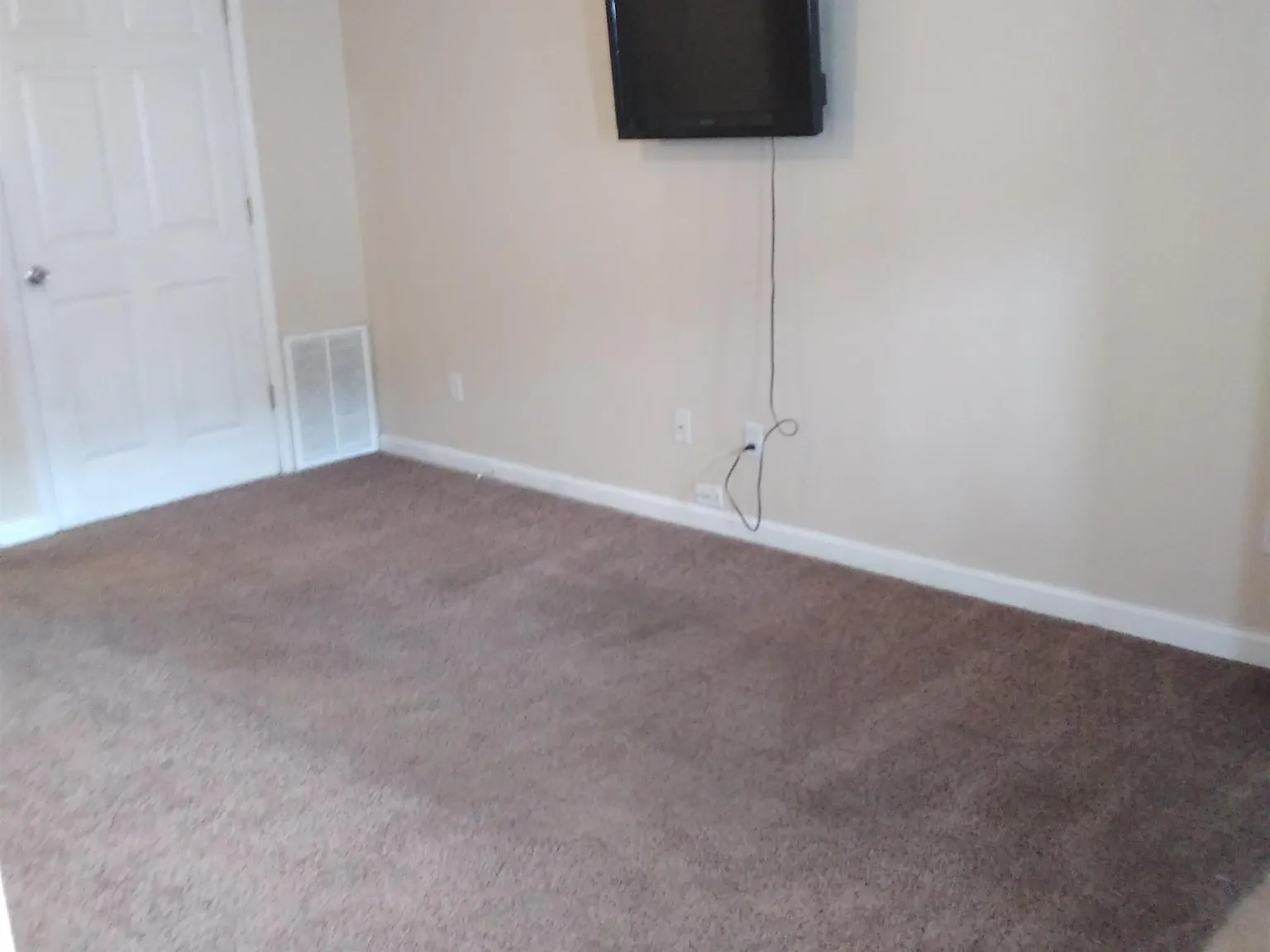 709 S. Poplar St - C1 — Photo 3