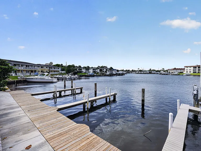 624 Southwind Cir #3 — Photo 38