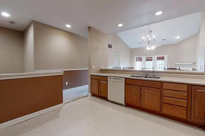 3832 Thornhill Cir — Photo 14