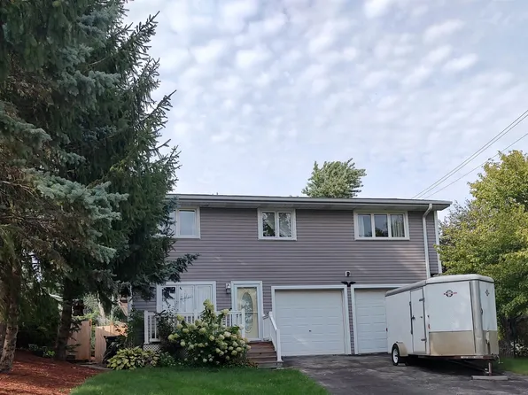 834 Shawnee Trl, Lake In The Hills, IL 60156