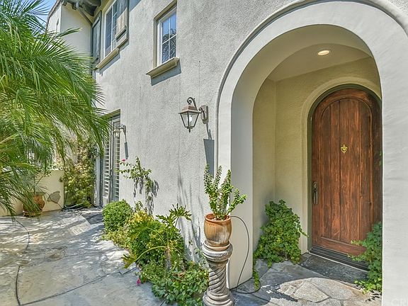 3rd image of 26831 Pinehurst Dr