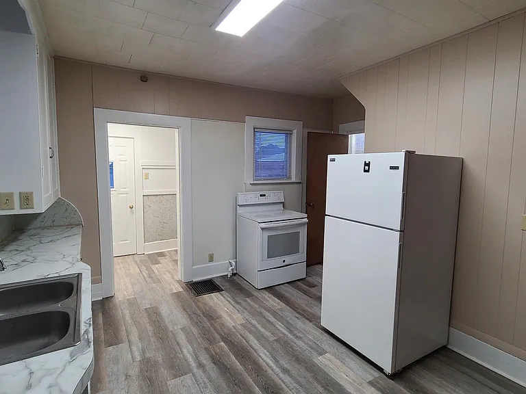 615 W Main St — Photo 5