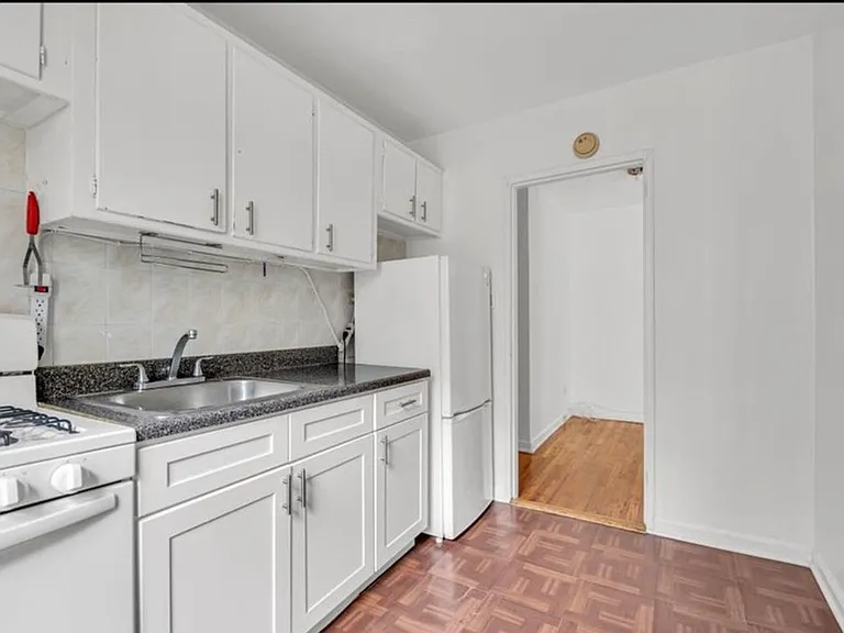 2909 Ocean Ave #2 — Photo 1