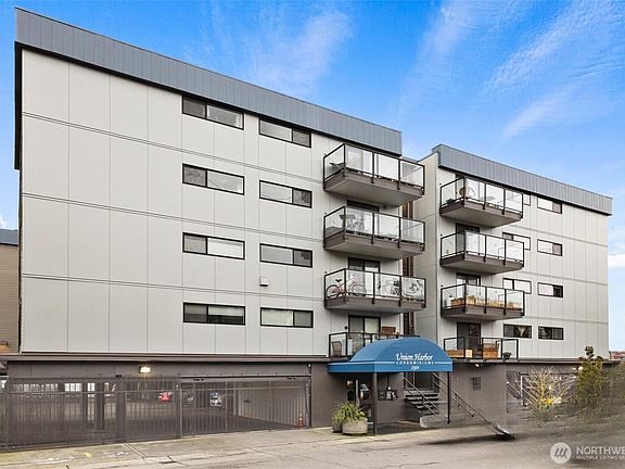 3rd image of 2301 Fairview Avenue E #308