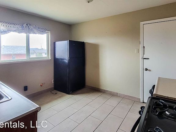 5th image of 5120 Trowbridge Dr
