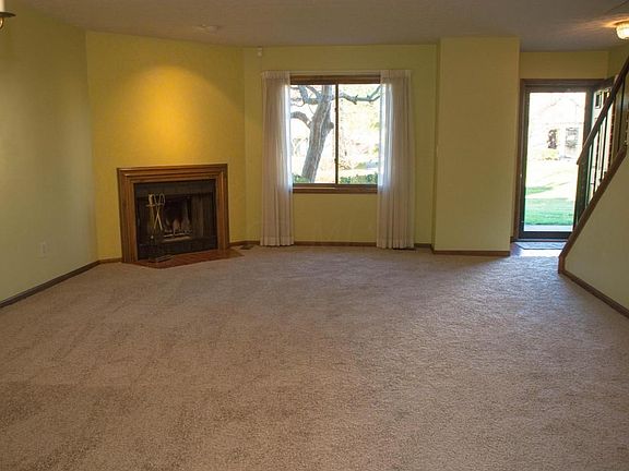 5th image of 2352 Terrance Dr