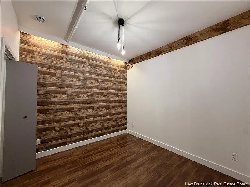 2 bed, 1.0 bath, 825 sqft, $2,250 — Photo 2
