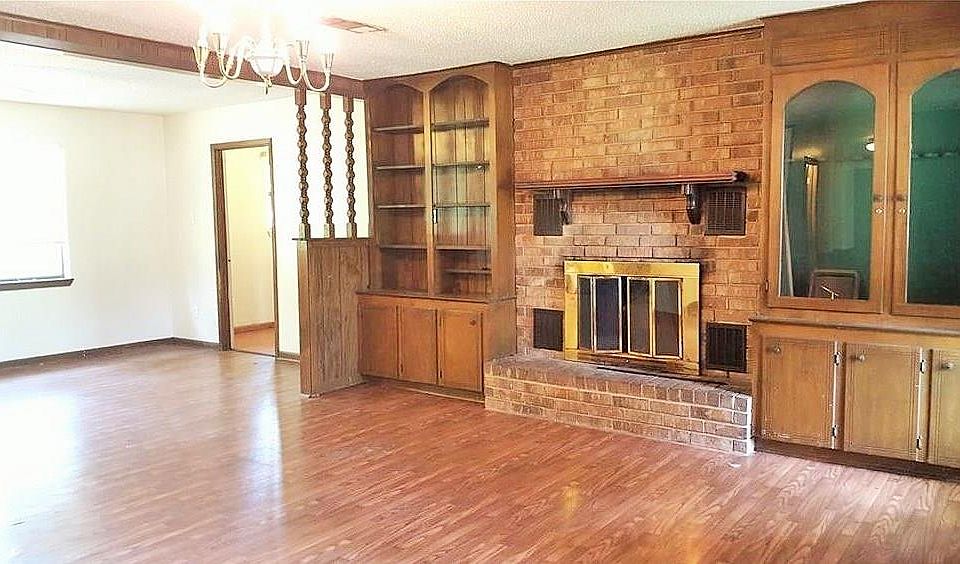 2nd image of 213 Mosby Dr