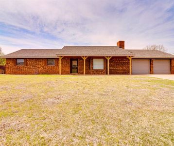 120 Randolph Rd, Clinton, OK, 73601