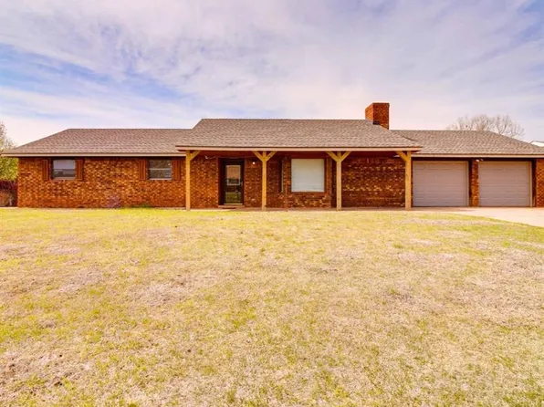 120 Randolph Rd, Clinton, OK 73601