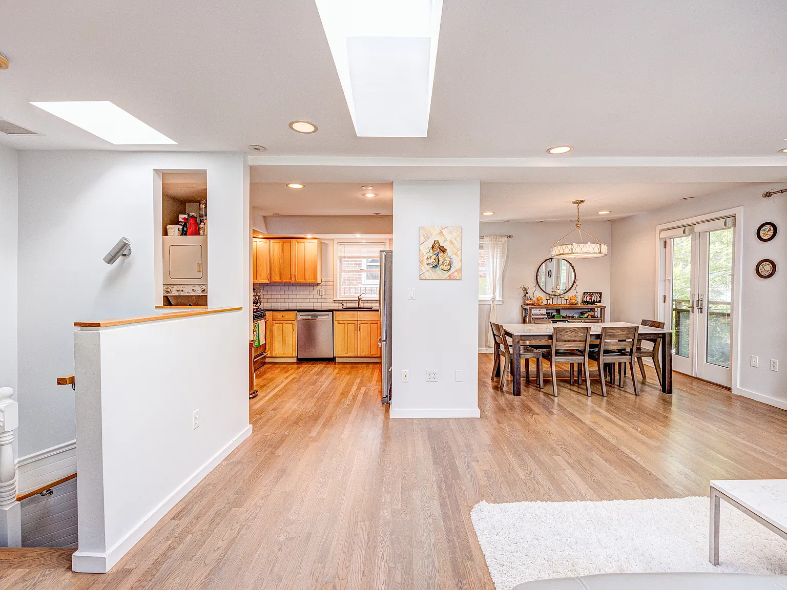 2 bed, 1.5 bath, 874 sqft, $3,800 — Photo 2