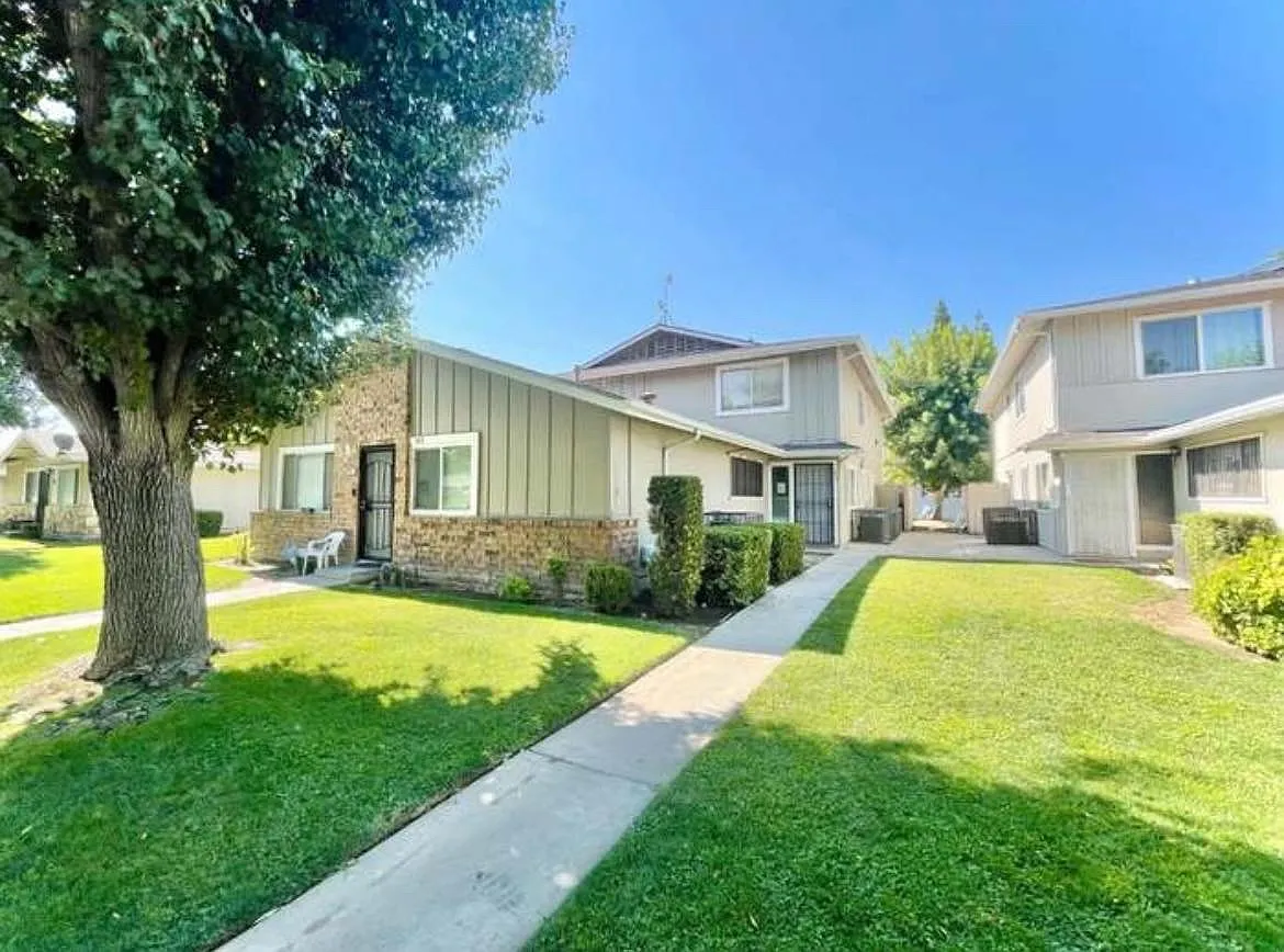 2 bed, 843 sqft, $1,490 — Photo 4