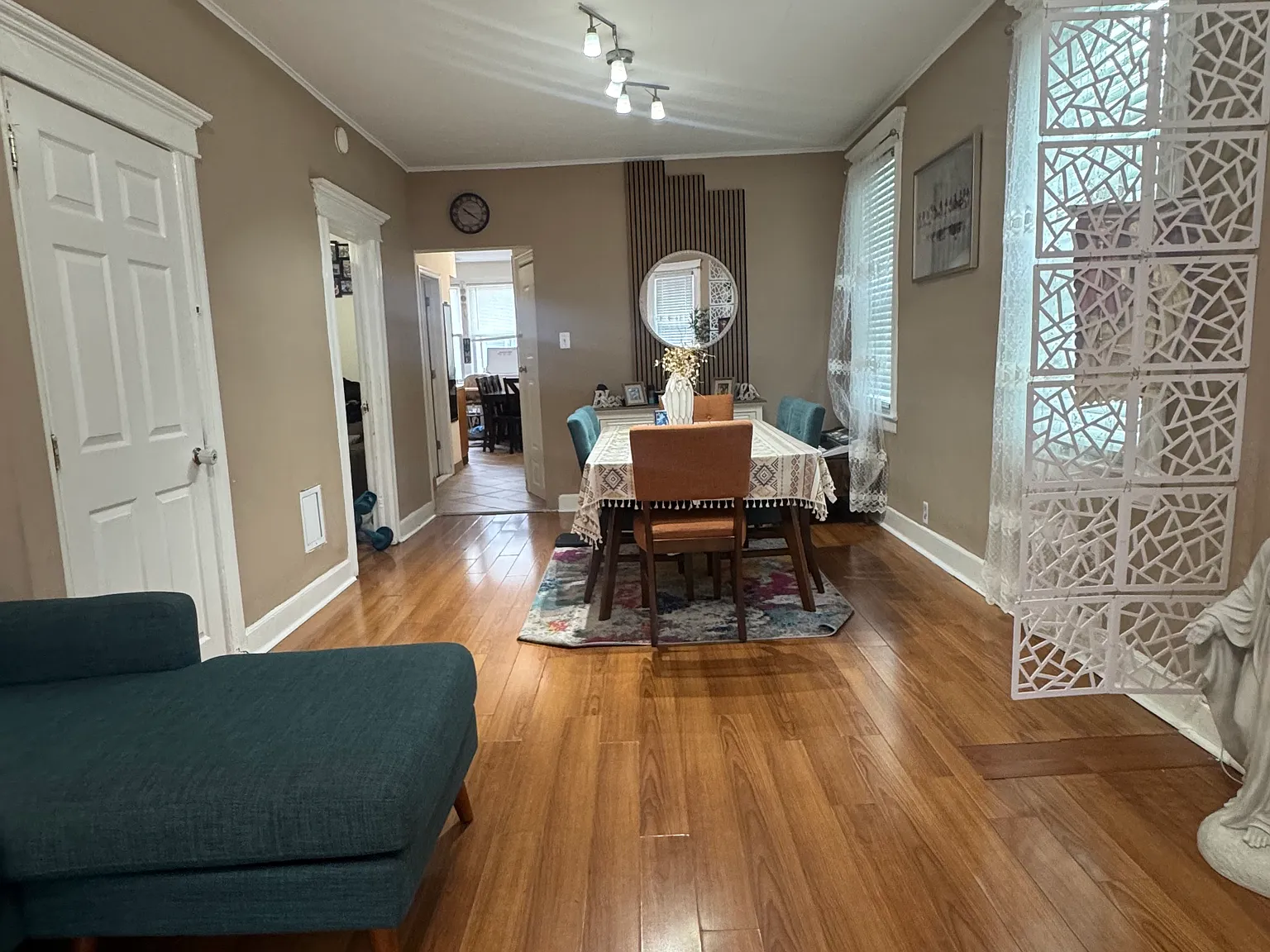 4 bed, 1700 sqft, $3,400 — Photo 3