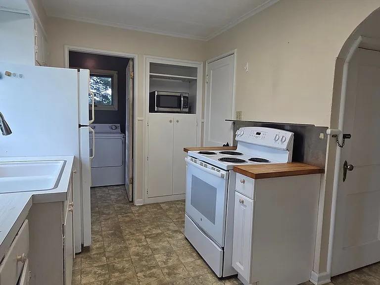 13497 Center Rd — Photo 12