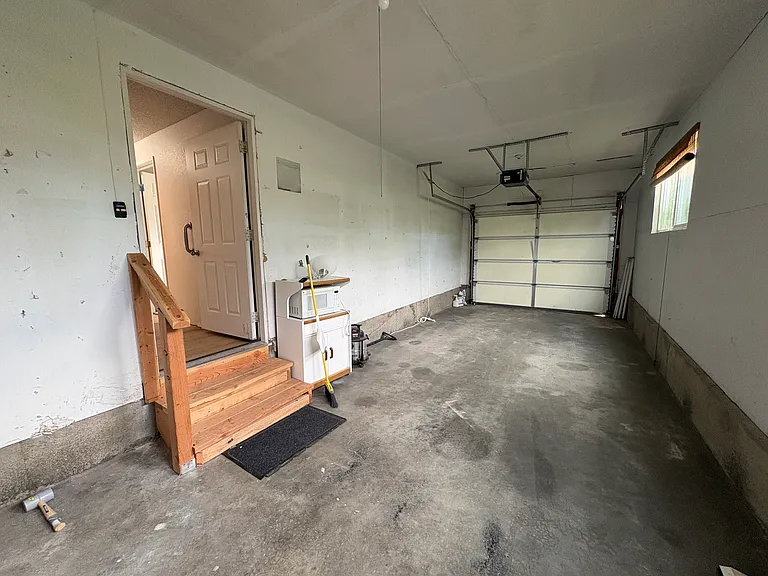 489 N Joseph Ave — Photo 6